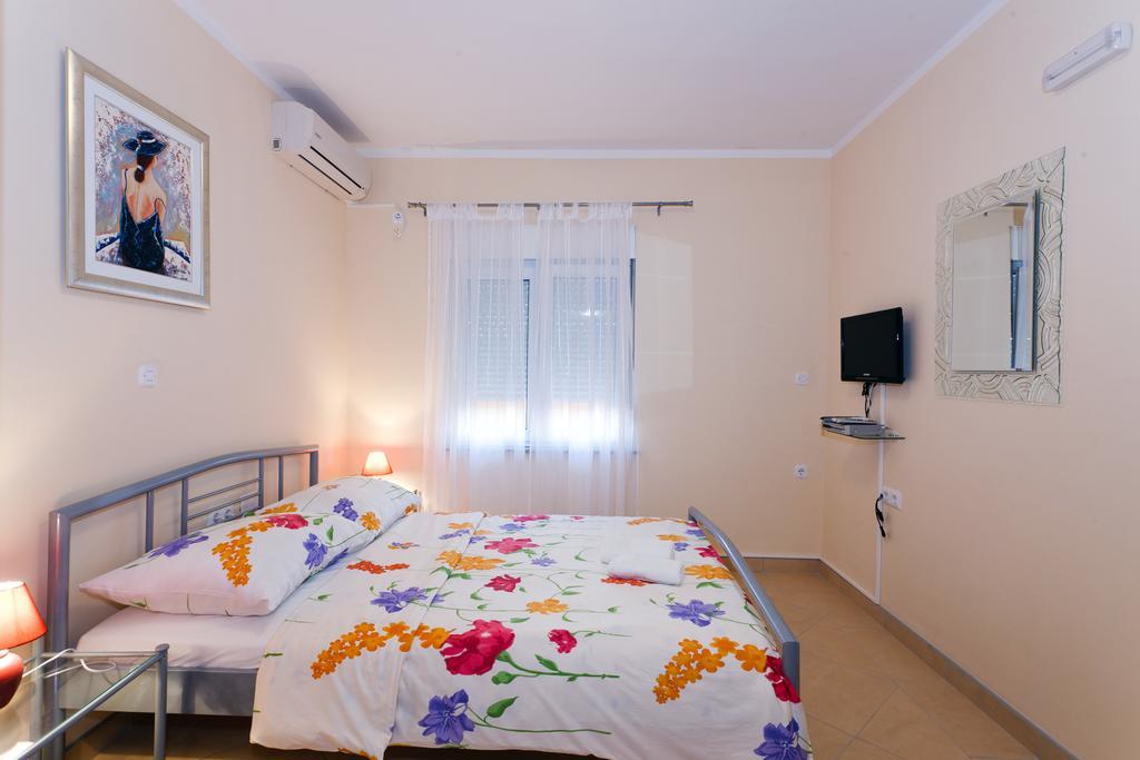 Apartmani Juric Vrsar Buitenkant foto